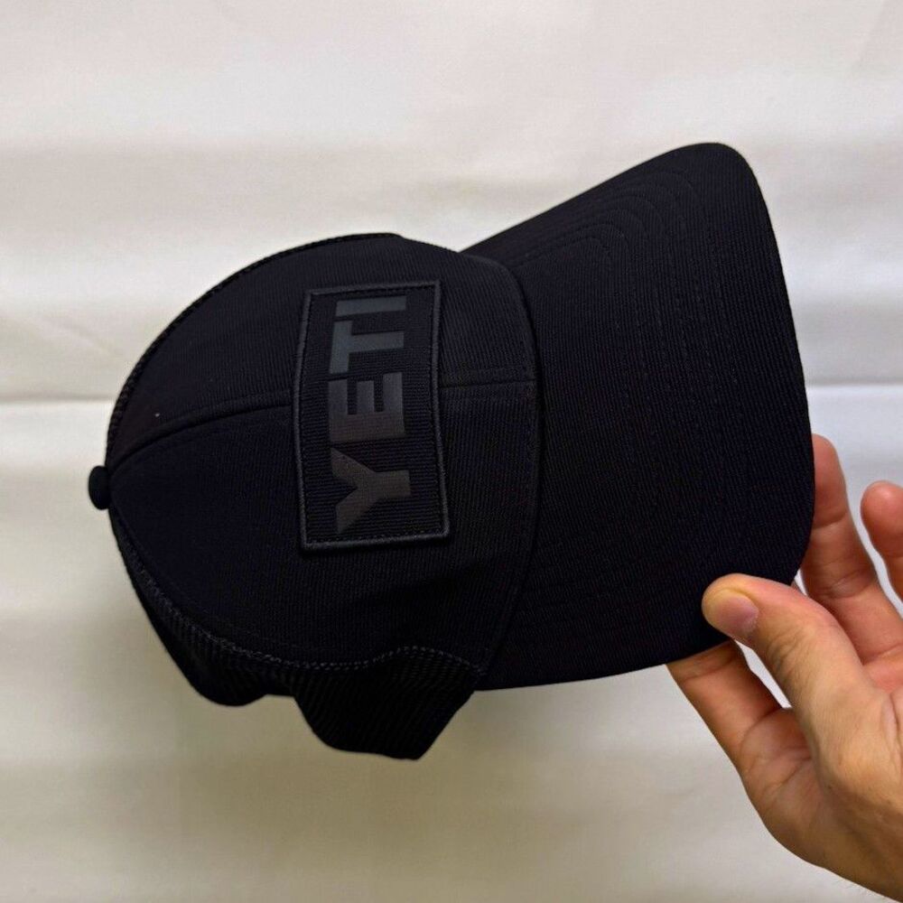 YETI Men’s Black Trucker Hat Mesh Back Adjustable Solid One Size